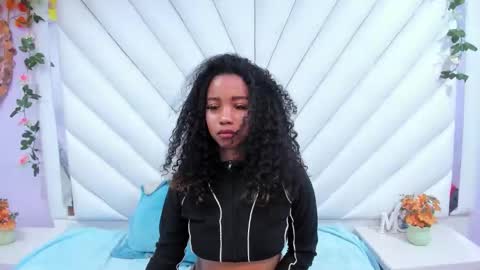 lunna online show from February 1, 3:05 am