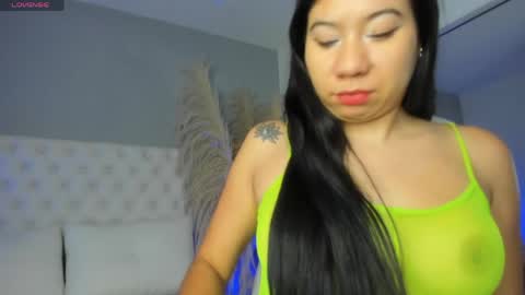 lunaa_hart online show from March 18, 3:33 am
