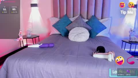 lunaa_moonn online show from June 3, 7:41 pm
