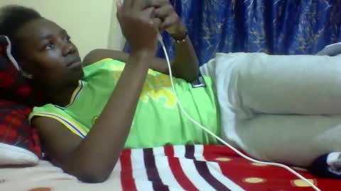 lunah_kitty online show from April 22, 8:28 pm