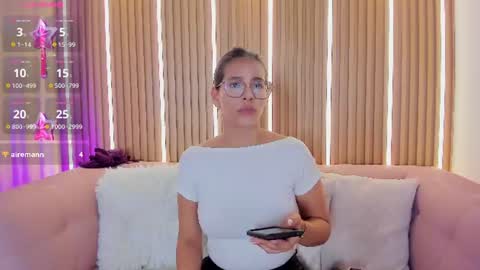 lunamillers_ online show from June 28, 4:52 am