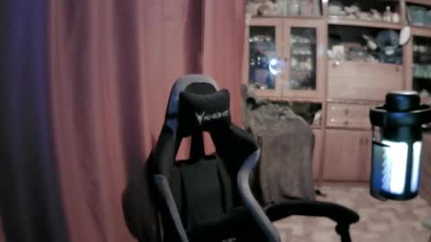 lunamystique_ online show from May 22, 4:27 pm