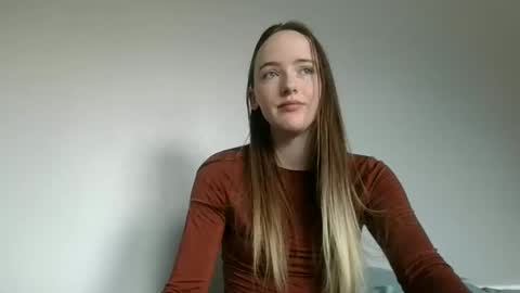 Snapshot of lunapixie2020 chatting on September 18, 7:12 pm lunapixie2020 online show from September 18, 7:12 pm