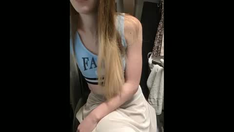 Snapshot of lunapixie2020 chatting on January 29, 8:08 am lunapixie2020 online show from January 29, 8:08 am