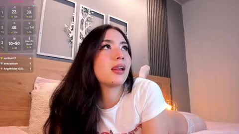 Luna  online show from April 16, 8:08 pm