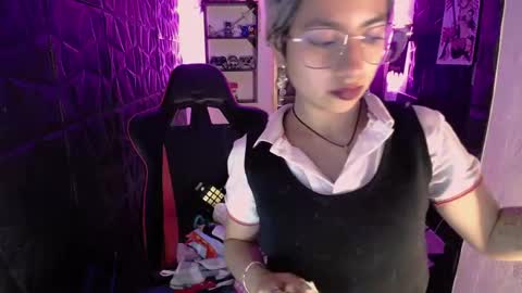 lunarichy online show from February 11, 8:21 pm