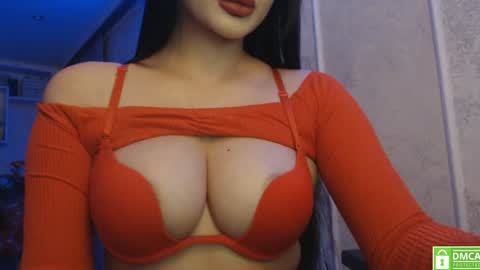 Snapshot of lunarose77 chatting on December 14, 8:18 pm Luna  online show from December 14, 8:18 pm