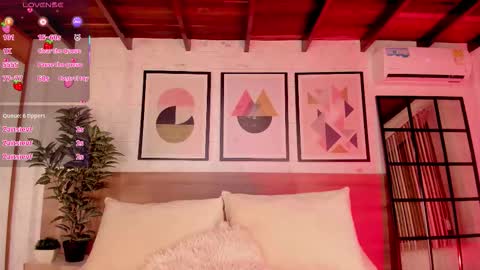 Luna Ruso  online show from February 5, 8:12 pm