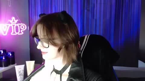 LunaXcherry online show from July 28, 6:20 pm