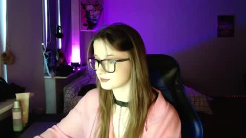 LunaXcherry online show from April 9, 5:18 pm