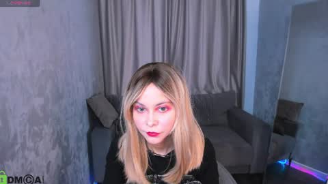 Lune FallenStar online show from June 12, 9:17 am