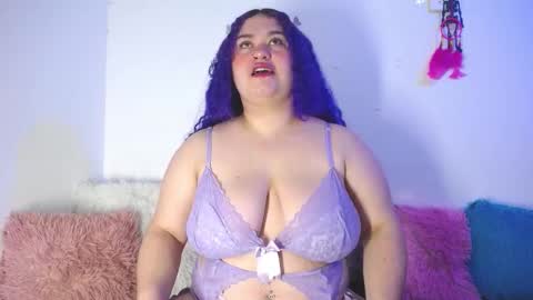 L U N I T A  online show from January 15, 5:29 am