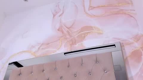 lunna__tylor online show from February 15, 7:51 am