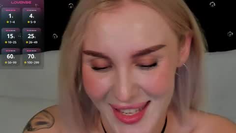 Snapshot of lushcherry chatting on October 16, 12:35 am your sweet Liana online show from October 16, 12:35 am