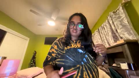 lushiemia online show from April 27, 4:53 am