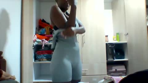 lushlola254 online show from February 7, 6:56 pm