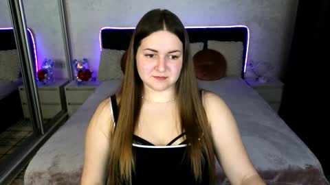 lux_lizz online show from February 19, 2:22 am