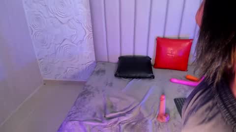 LYA DUBOIS  online show from March 27, 12:56 am