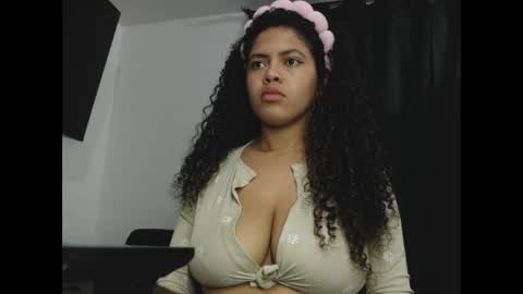 lylii_evans online show from February 24, 4:58 am