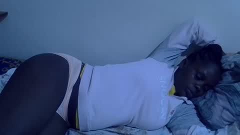 lyn_anna online show from May 15, 11:18 pm