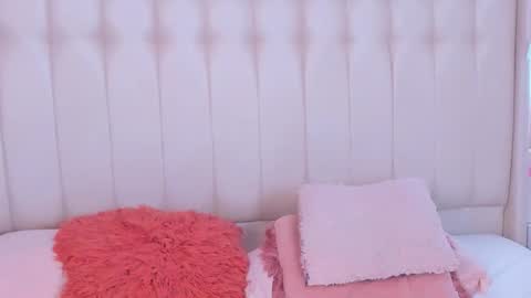 Lyn online show from November 25, 11:23 am