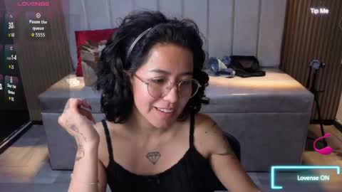 lynn_turner_ online show from May 28, 3:54 pm