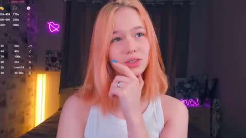 Cozy Lynns room online show from February 20, 8:27 am