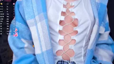 Cozy Lynns room online show from February 2, 8:57 am