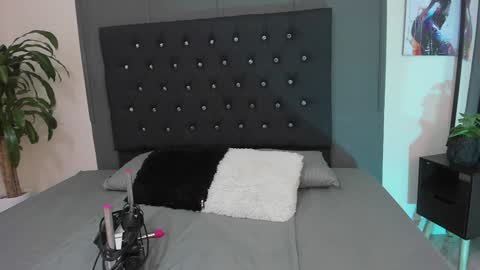 .. online show from February 1, 11:43 am