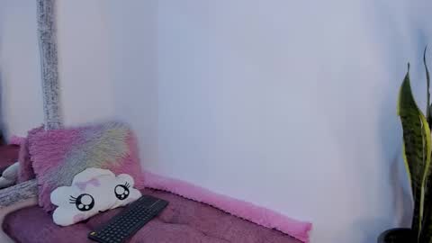 Lizzy smith  online show from December 18, 11:42 pm