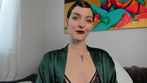 Madam Mezusa online show from January 17, 7:05 pm