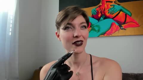 Madam Mezusa online show from February 3, 10:11 pm