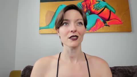 Madam Mezusa online show from January 10, 7:32 pm