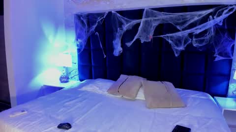 Maddy online show from October 20, 11:35 am