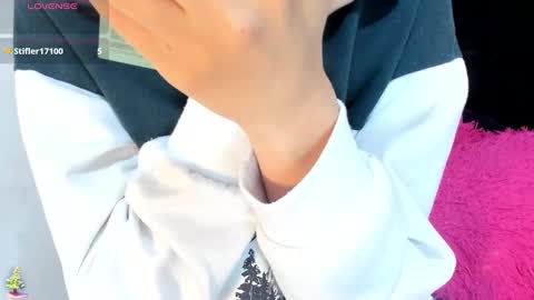 Madelin Clerk online show from December 19, 7:51 pm