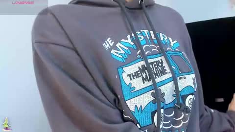 Madelin Clerk online show from December 18, 8:25 pm