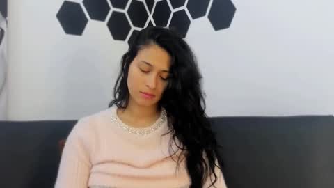 Snapshot of madison__beer chatting on January 7, 11:24 pm Madison online show from January 7, 11:24 pm