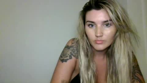 madisonlubbe2 online show from July 17, 3:11 am