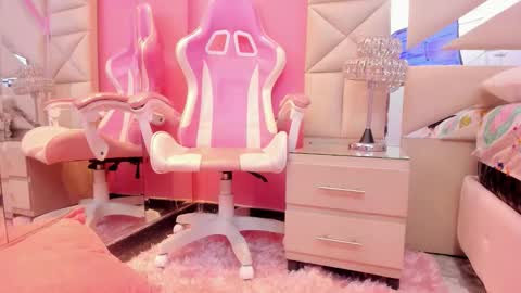 madisson_molly0 online show from February 24, 2:59 pm