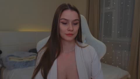 Snapshot of madissson chatting on December 5, 4:20 am Madi Soon online show from December 5, 4:20 am