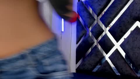 Maggie online show from March 1, 1:07 pm