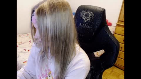 Magdalene Swaggy online show from January 21, 7:28 pm