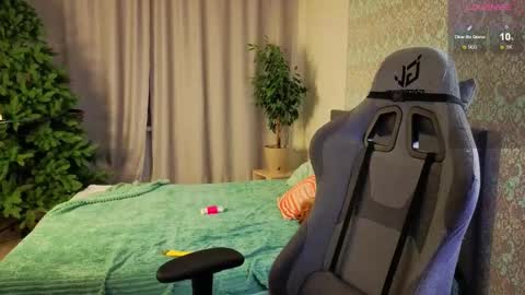 Merry online show from December 15, 1:33 am