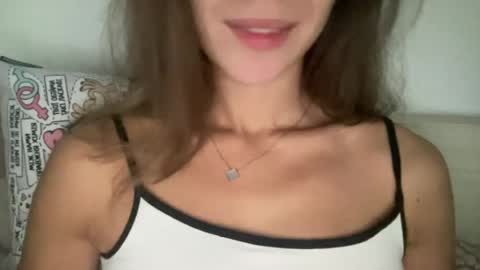 magicgirl50053 online show from August 3, 4:23 pm