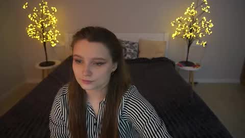 Emily online show from December 1, 1:36 pm