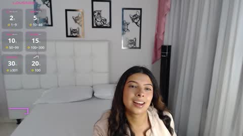 Maia Reficco online show from November 18, 1:34 pm