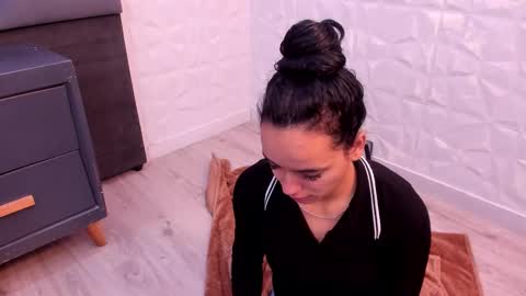 Maia  online show from October 19, 1:35 pm