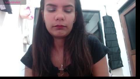 Snapshot of maidy_19 chatting on October 21, 9:30 pm maidy_19 online show from October 21, 9:30 pm