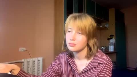 Evie online show from June 19, 3:48 pm