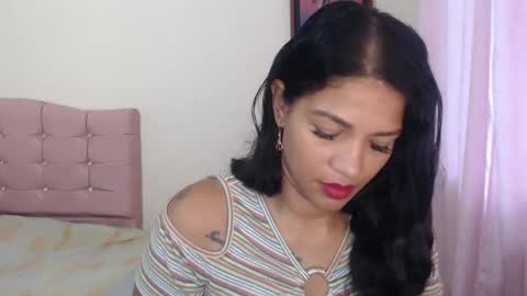 MAKENNAA online show from April 8, 11:12 am